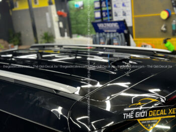 Kỹ thuật viên dán nóc đen panorama