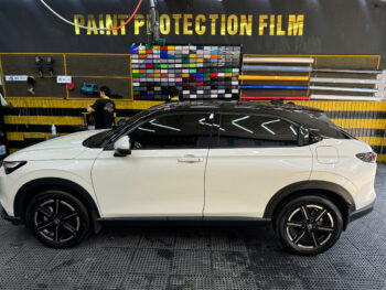 So sánh Honda HR-V 2025 trước và sau khi dán nóc đen panorama