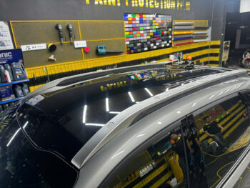 Dịch vụ dán nóc panorama Kia Sonet tại nhà ở Biên Hòa