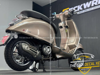 Vespa Sprint lột xác với combo "Sang - Sáng" tại Gò Vấp & Biên Hòa.