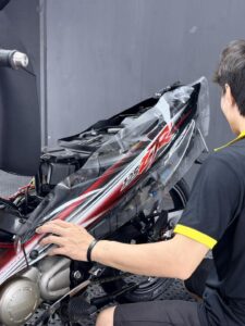 Cắt PPF TPU bằng máy CNC cho xe Yaz chính xác