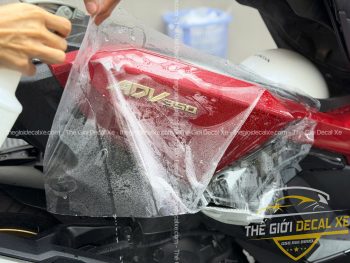 Film PPF TPU 7.5 mil trong suốt trên xe Honda ADV 350i chống trầy xước hiệu quả