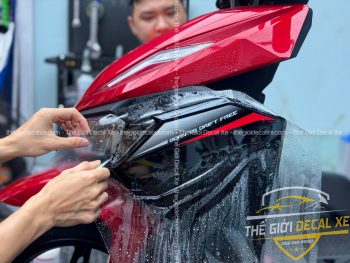 Từng mảng keo PPF được cắt bằng máy CNC theo khuôn xe Viper giúp thi công an toàn tuyệt đối.